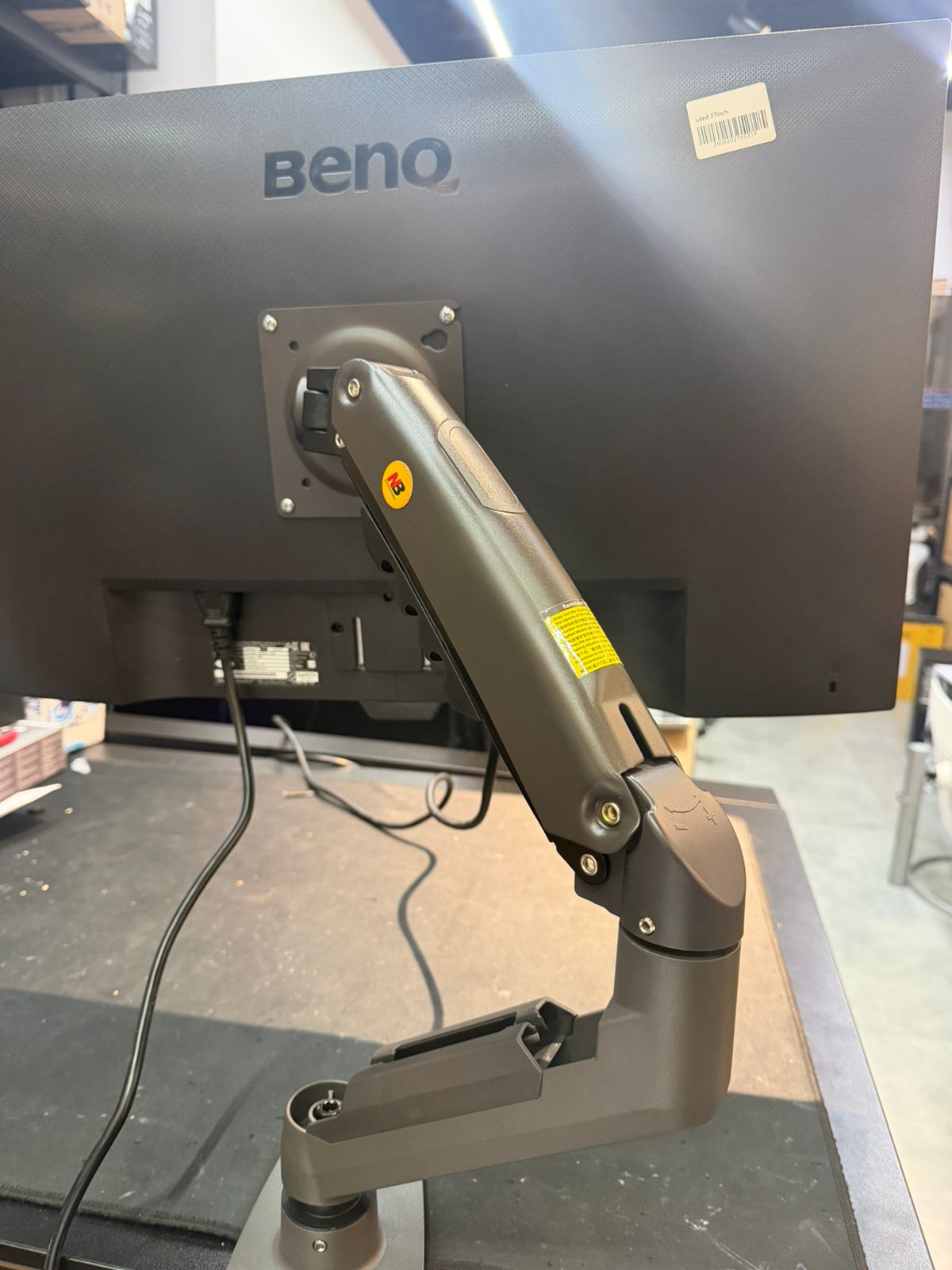 used monitor benq 27inch 75hz (discord) + monitor arm