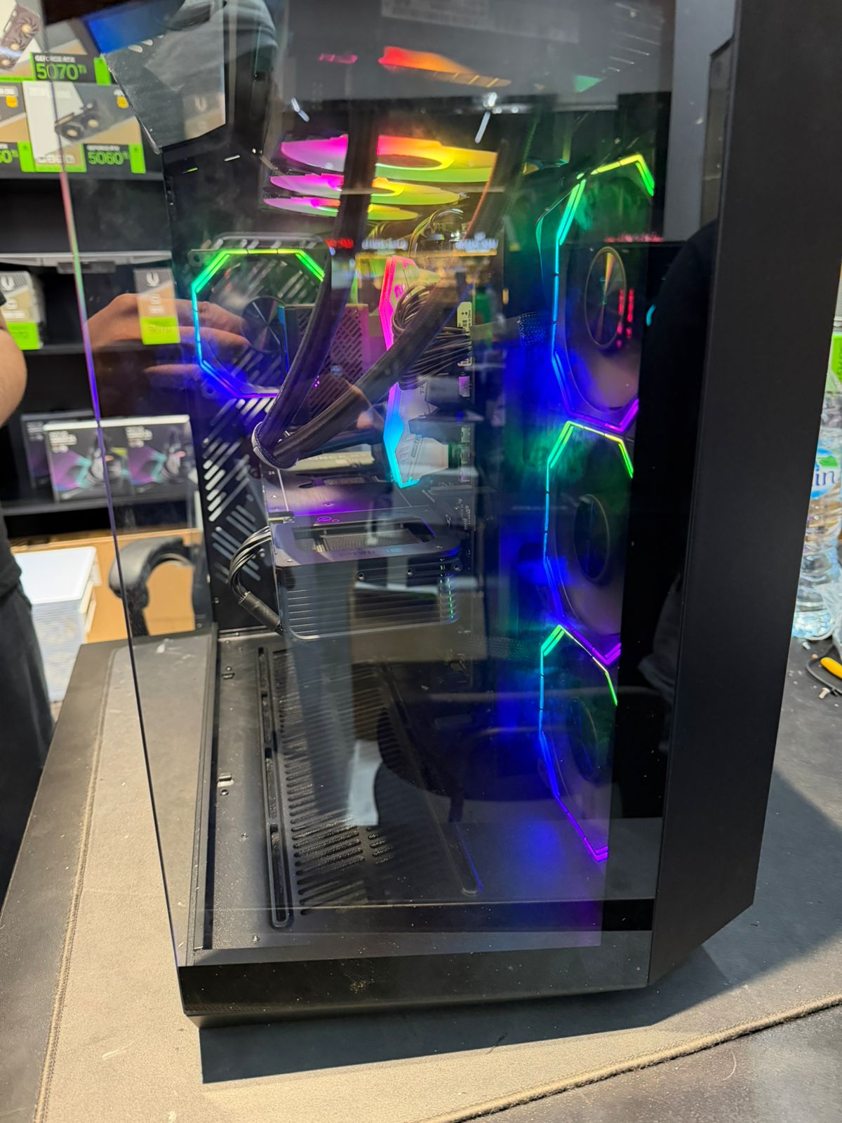 USED PC | RYZEN7 9800X3D & 5070 TI ( FULL ASUS)