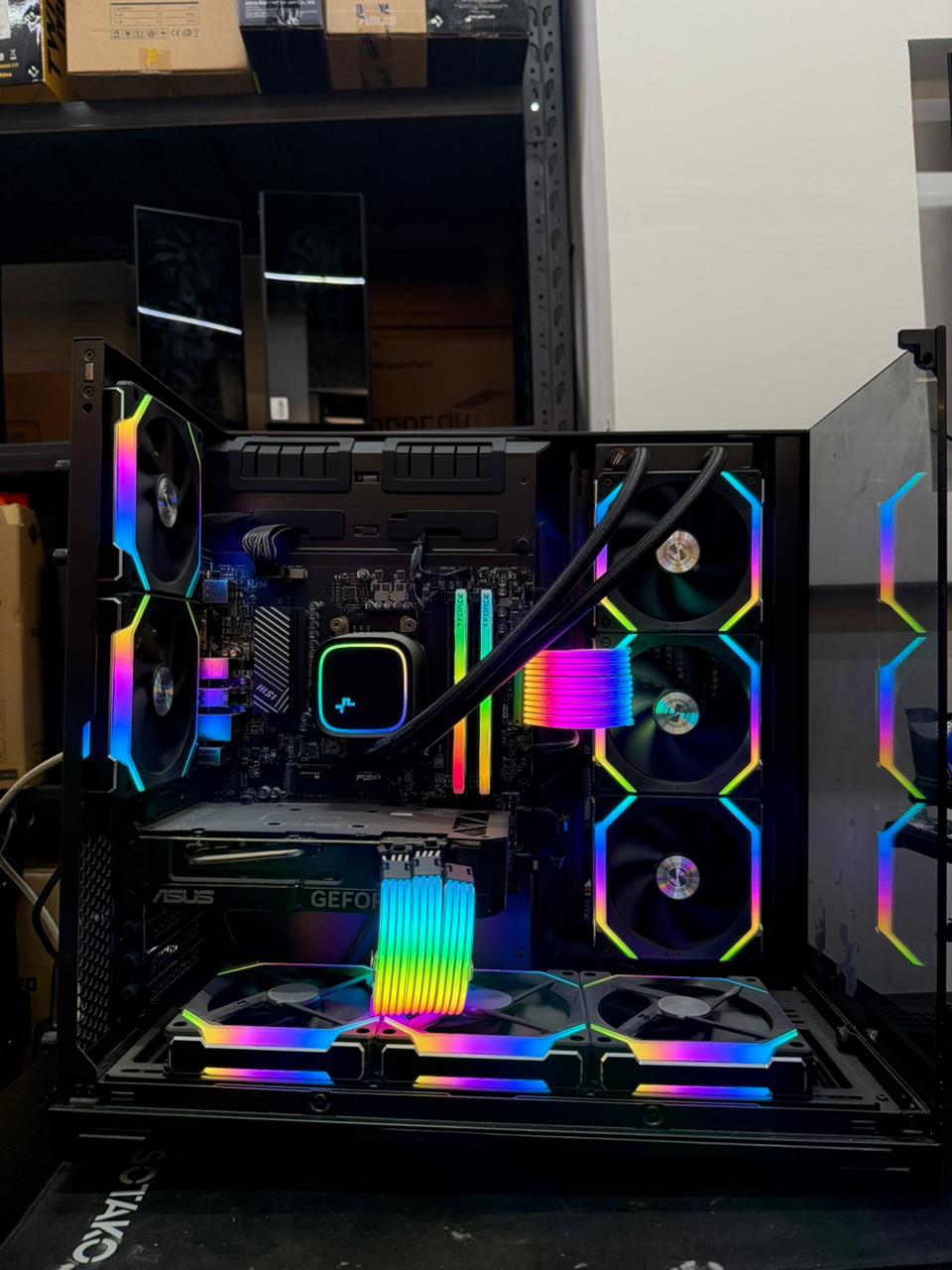 USED PC| RTX4070 &RYZEN5 7600X LIANLI